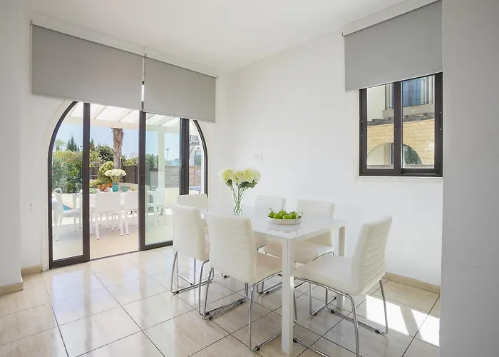 Mylos 7 Semesterbostad Protaras