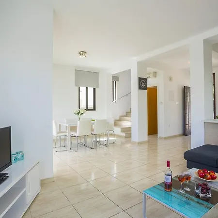 בית נופש Mylos 7 פרוטאראס