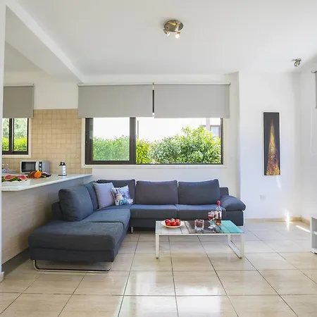 Hébergement de vacances Mylos 7 *